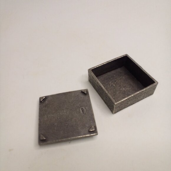 Metal Trinket Box Raised 3D Flower Silver 2.25" - Picture 5 of 11